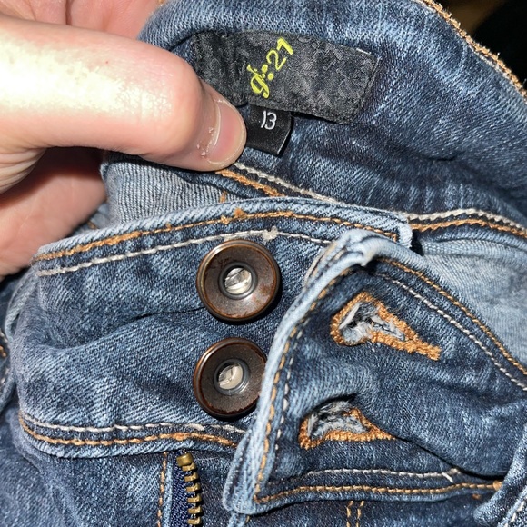 Vintage G21 Blue Jean Capris - Picture 3 of 5